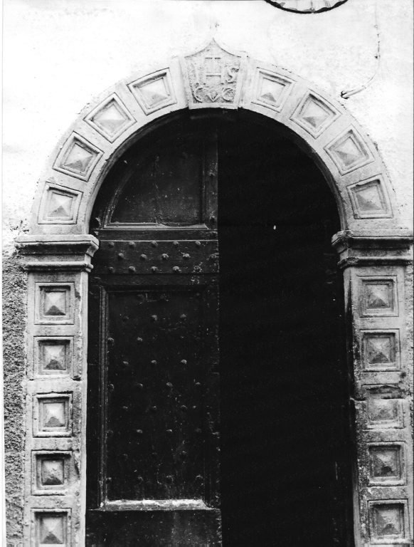 portale - ad arco - ambito laziale (sec. XVII)