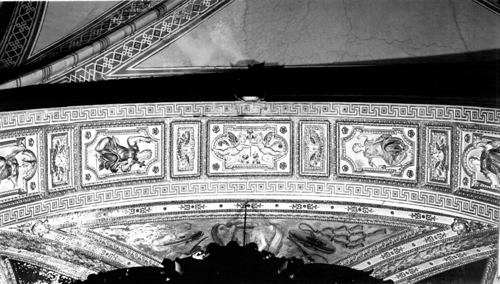 Virtù e putti (decorazione plastica) di Celio Gaspare - ambito romano (sec. XVI)