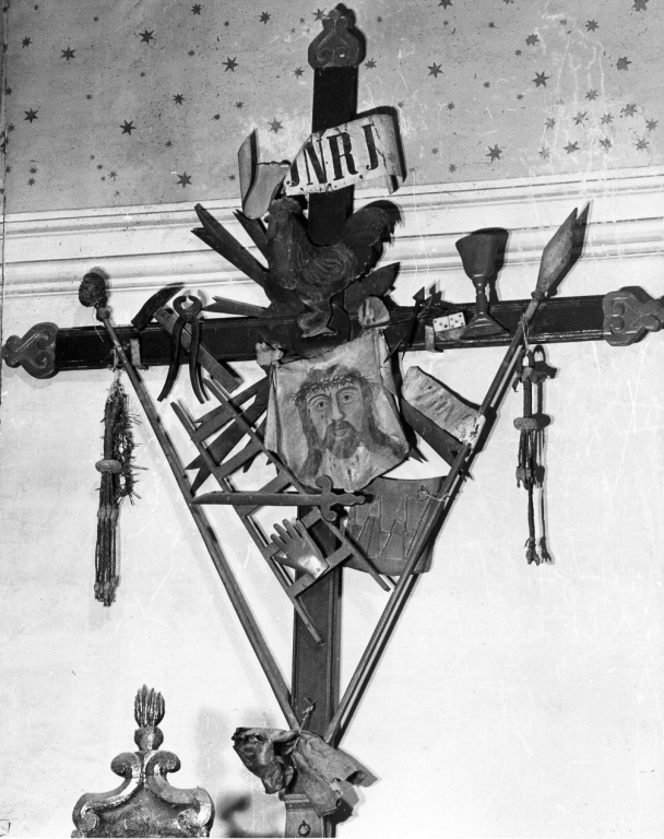 croce con simboli della Passione (scultura) - ambito laziale (sec. XIX)