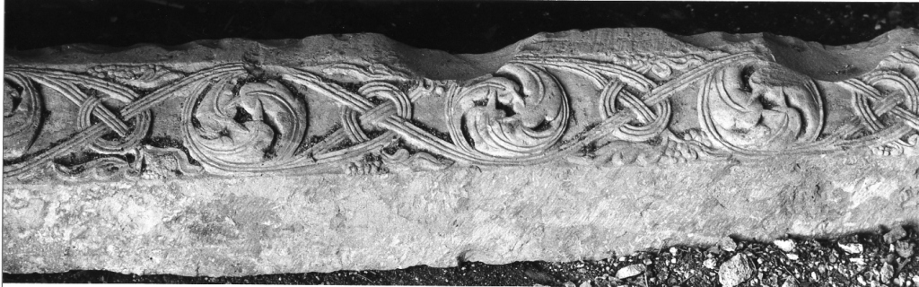 architrave, frammento - ambito laziale (sec. XIV)