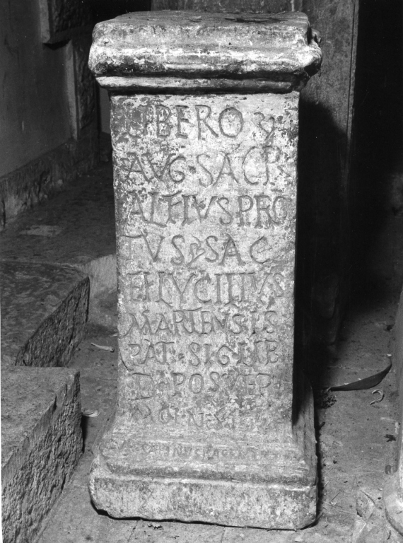cippo - ambito laziale (sec. IV)