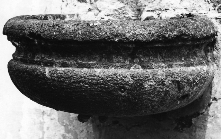 acquasantiera - ambito viterbese (sec. XIV)