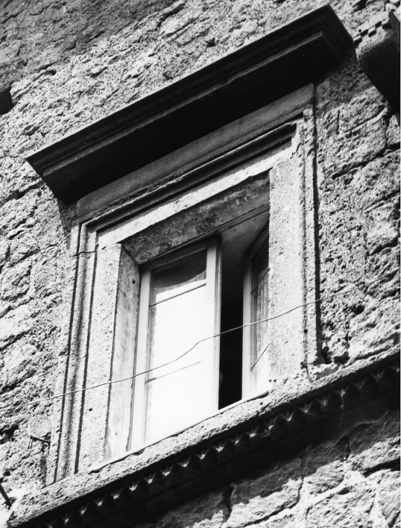 finestra - ambito viterbese (sec. XV)
