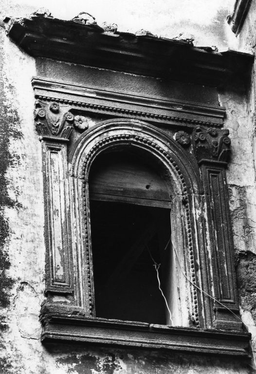 finestra - ambito viterbese (sec. XV)