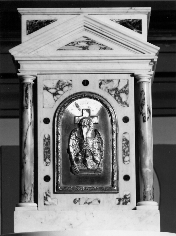 pellicano che imbocca i piccoli nel nido (ciborio) - ambito laziale (sec. XX)