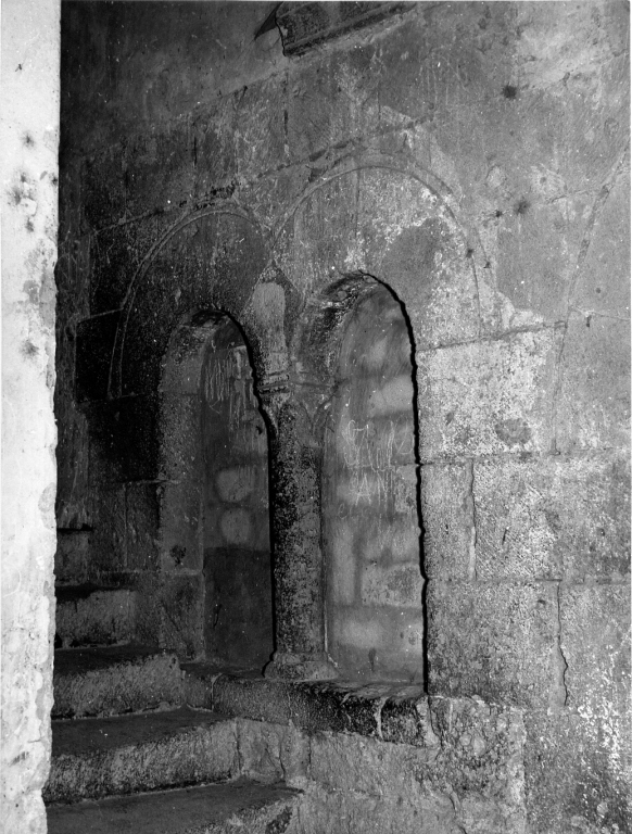 bifora - ambito laziale (sec. XIII)