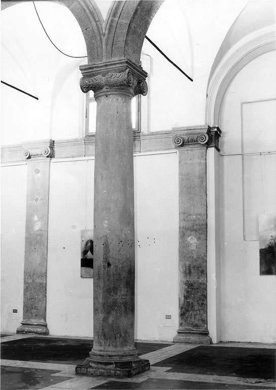 colonna di Bernardino di Giovanni da Viterbo (prima metà sec. XVI)