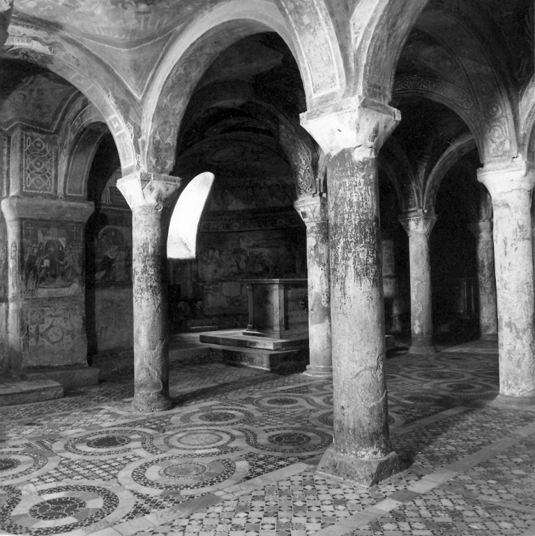 pavimento cosmatesco di Maestro Cosma, Luca di Cosma, Jacopo di Cosma (sec. XIII)