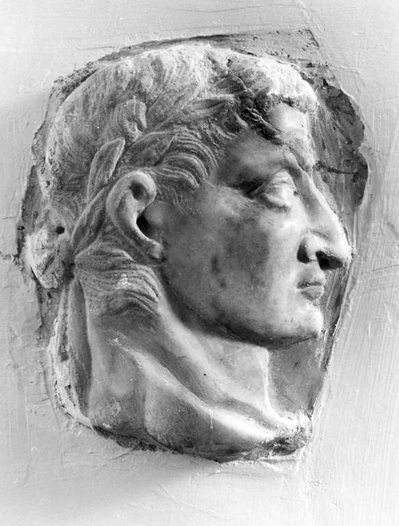profilo di un imperatore romano (rilievo) - ambito laziale (secc. XVIII/ XIX)
