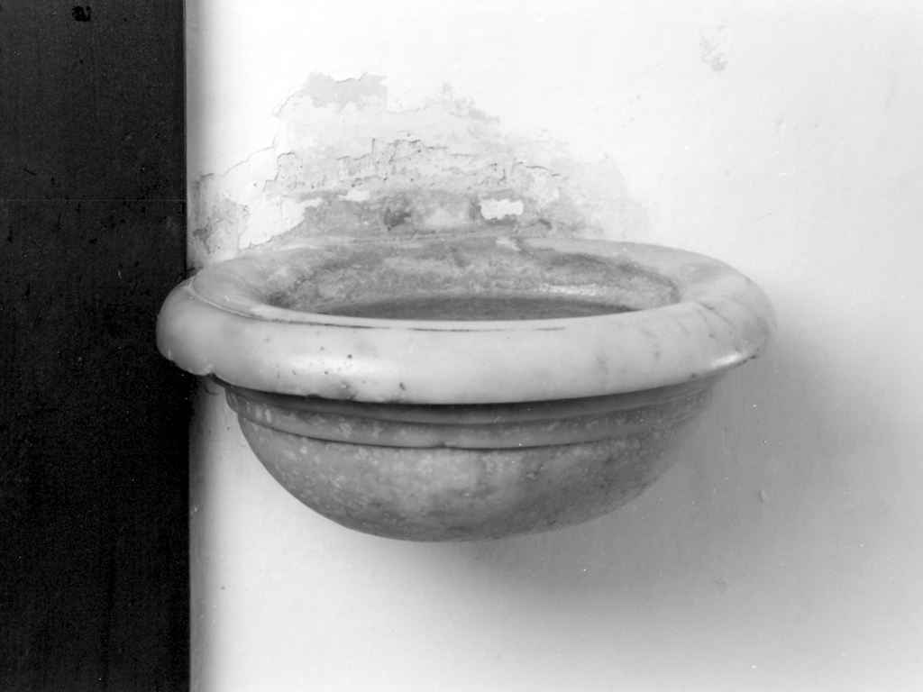 acquasantiera da parete - ambito laziale (sec. XVII)