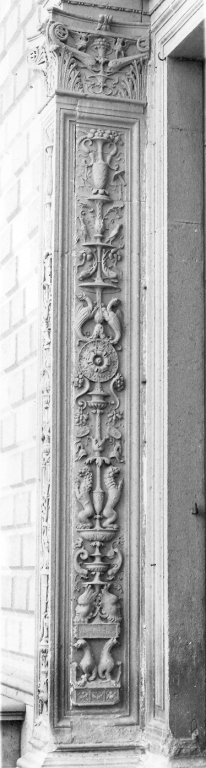 motivi decorativi a grottesche (pilastro) di Bernardino di Giovanni da Viterbo, Domenico di Giacomo da Firenzuola (sec. XVI)