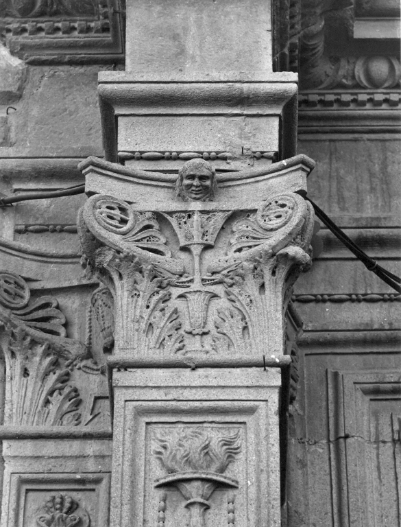 capitello di pilastro di Bernardino di Giovanni da Viterbo, Domenico di Giacomo da Firenzuola (sec. XVI)