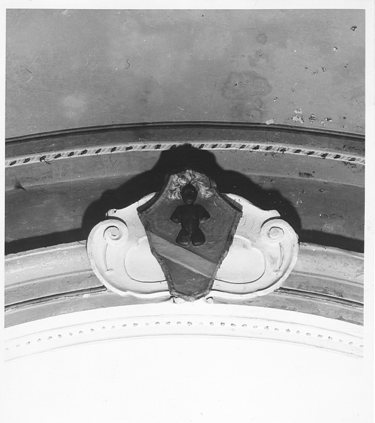 stemma gentilizio (scultura) - ambito laziale (sec. XVIII)