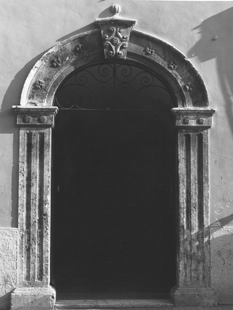portale - ad arco - ambito laziale (fine sec. XVIII)