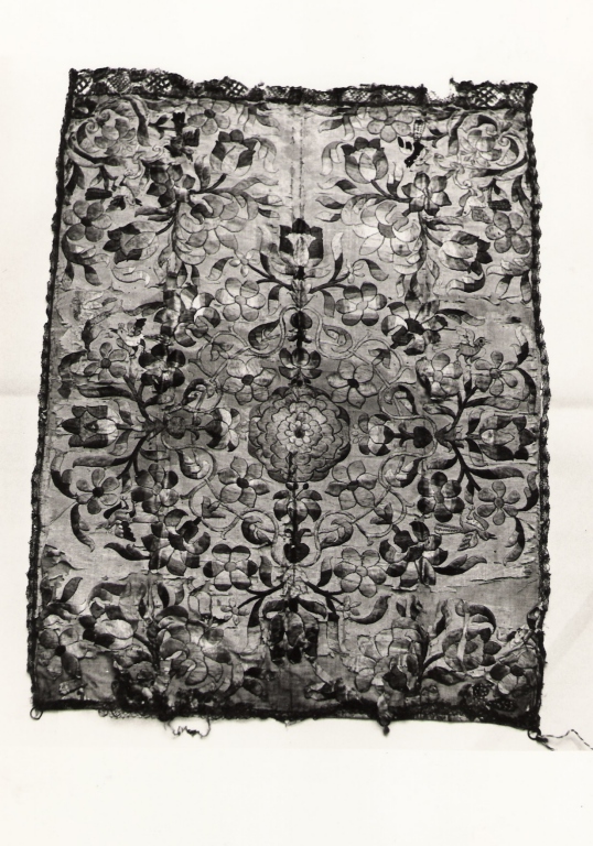 motivi decorativi floreali con uccelli (velame) - manifattura laziale (prima metà sec. XVIII)