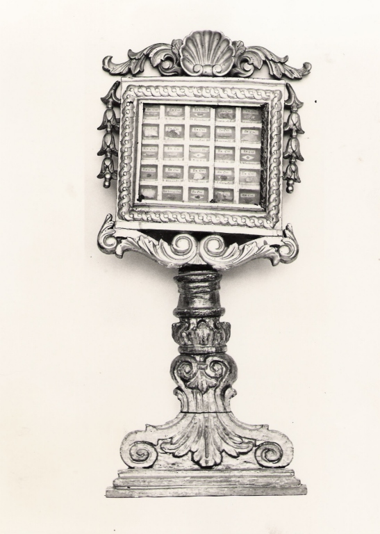 motivi decorativi vegetali e conchiglia (reliquiario) - ambito laziale (sec. XIX)
