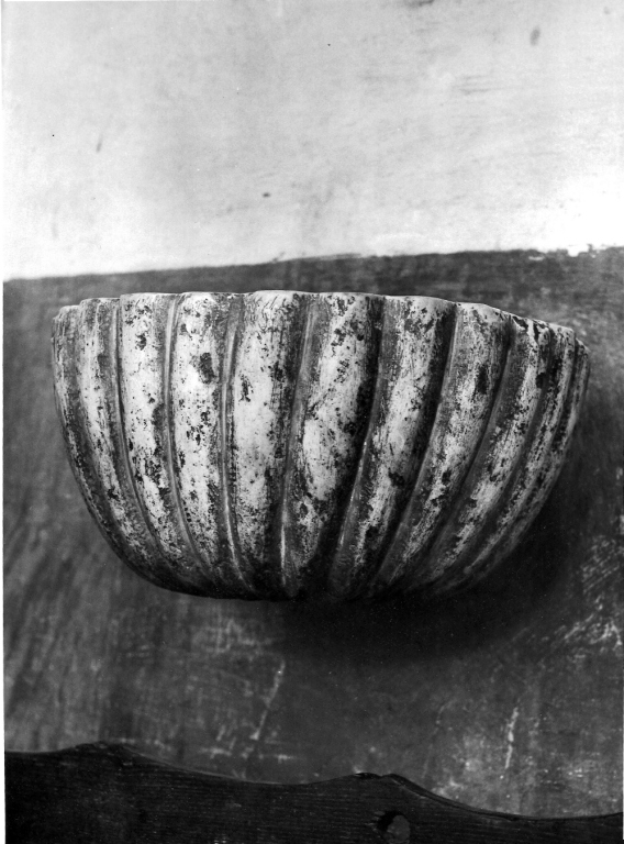 acquasantiera da parete, coppia - ambito laziale (sec. XVII)