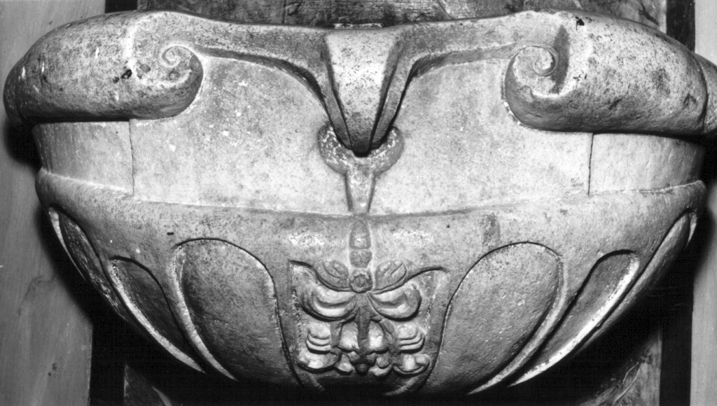 acquasantiera da parete - ambito laziale (sec. XVIII)