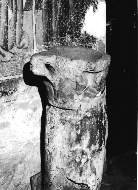 acquasantiera - ambito romano (sec. XV)