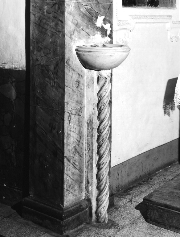 acquasantiera - ambito laziale (sec. XIV, sec. XVII)