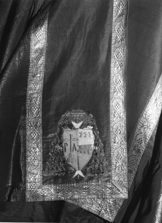 stemma del cardinale Luigi Lambruschini (decorazione a ricamo) - ambito romano (metà sec. XIX)