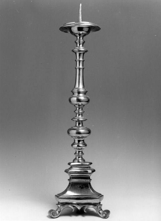 candeliere, serie - ambito Italia centrale (sec. XVIII, sec. XVIII)