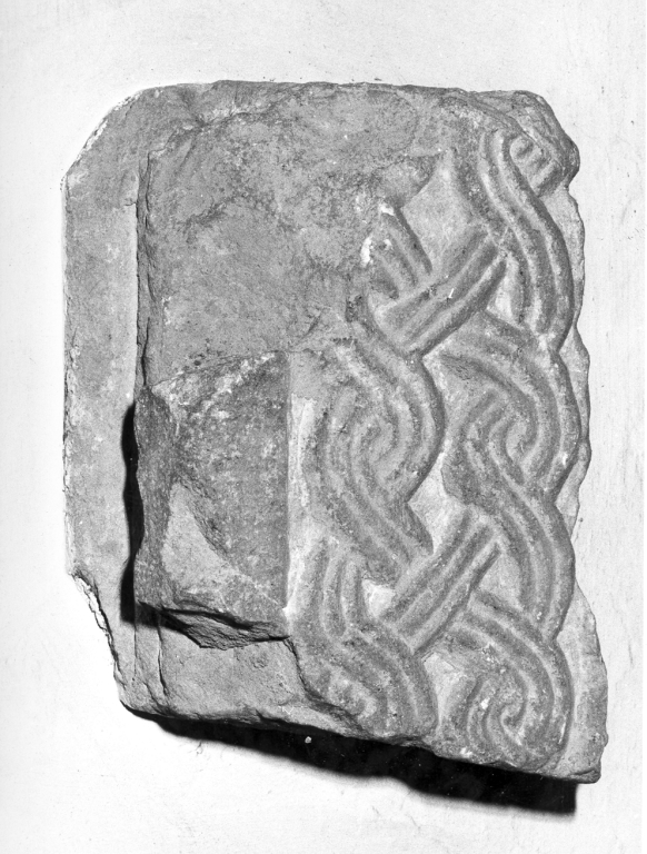 pilastrino, frammento - ambito laziale (sec. IX)