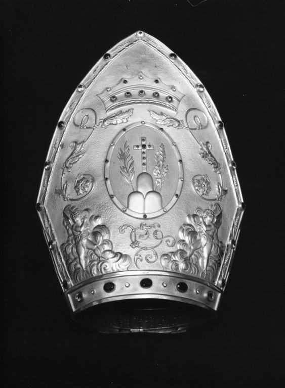 mitria semplice - ambito laziale (sec. XX)