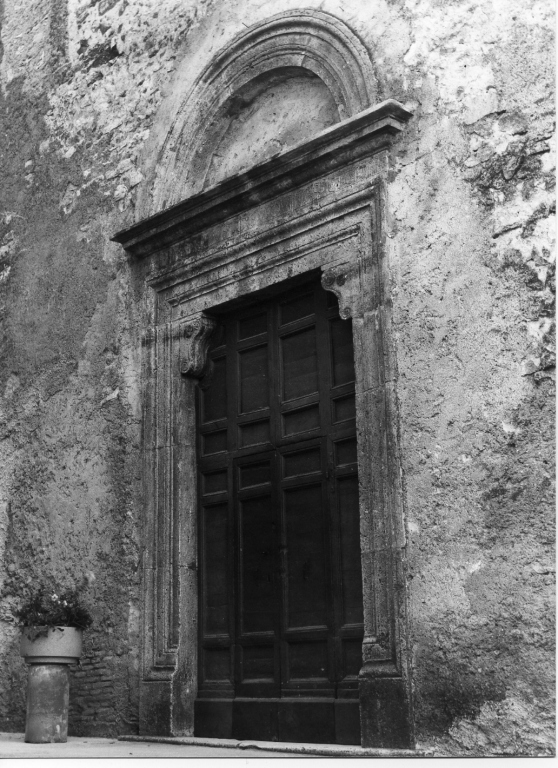 portale architravato - ambito laziale (sec. XVII)