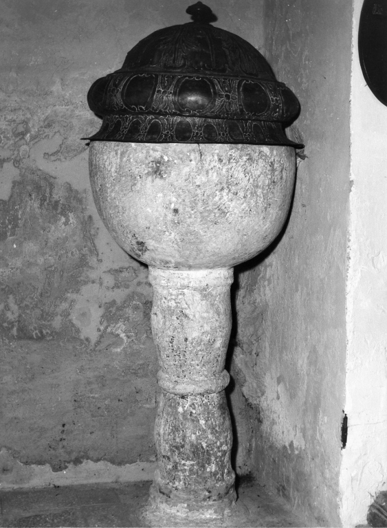 fonte battesimale - a fusto - ambito laziale (sec. XVI)