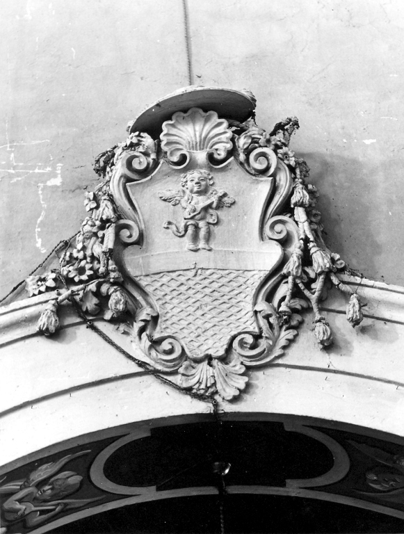 stemma cardinalizio (rilievo) - ambito laziale (metà sec. XVIII)