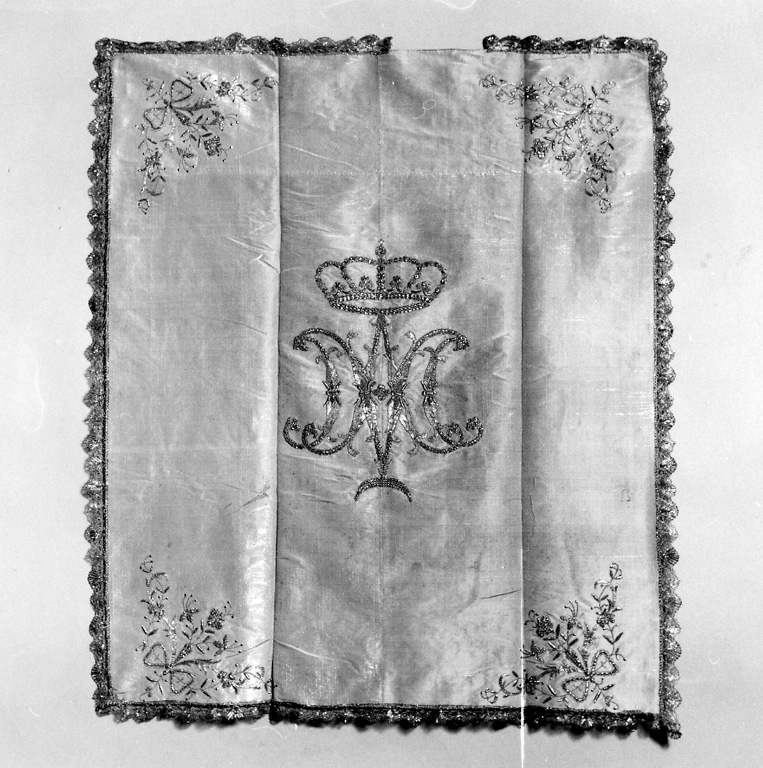 conopeo di tabernacolo - manifattura romana (prima metà sec. XX)