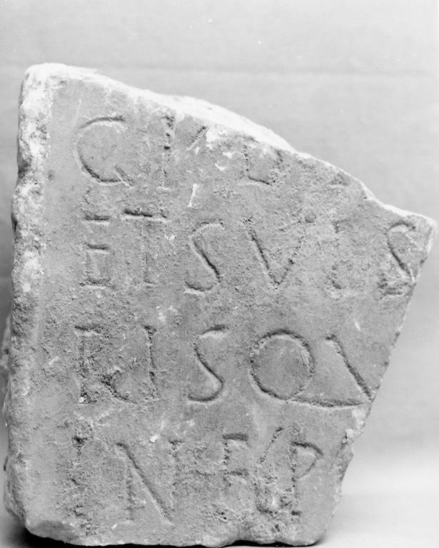 lapide, frammento - ambito romano (seconda metà sec. IX)