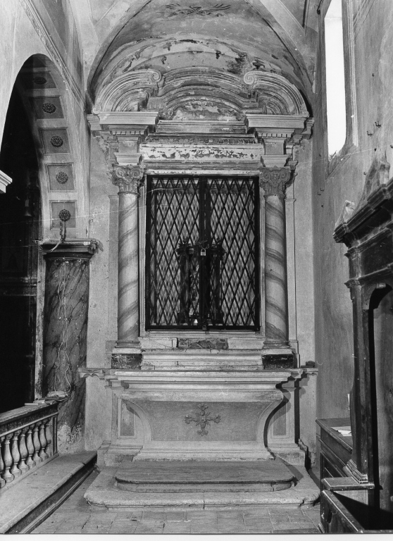 altare - a edicola - ambito laziale (sec. XVIII)