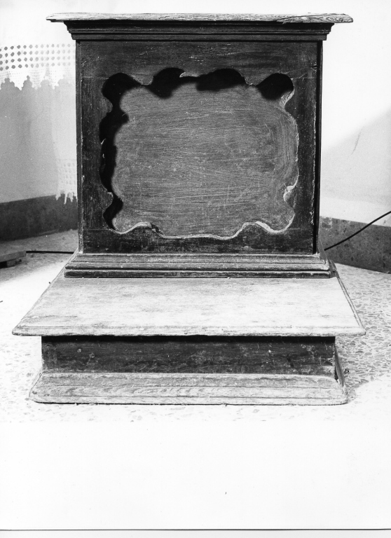 inginocchiatoio - a montanti sagomati - manifattura laziale (sec. XVIII)