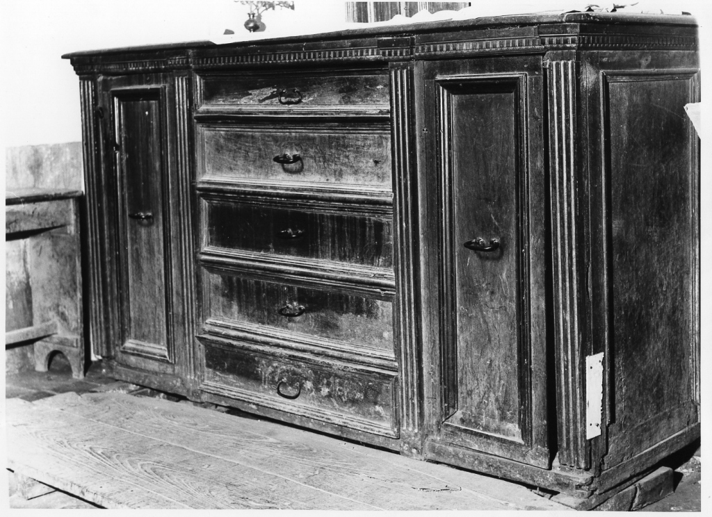 mobile da sacrestia - manifattura laziale (sec. XVII)