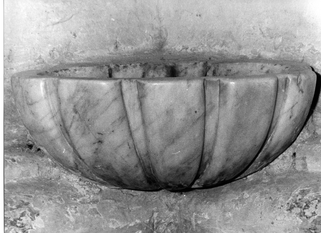 acquasantiera - a conchiglia - ambito laziale (sec. XVIII)