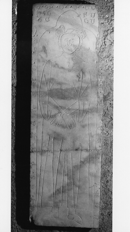 lapide tombale - ambito campano (sec. XIII)