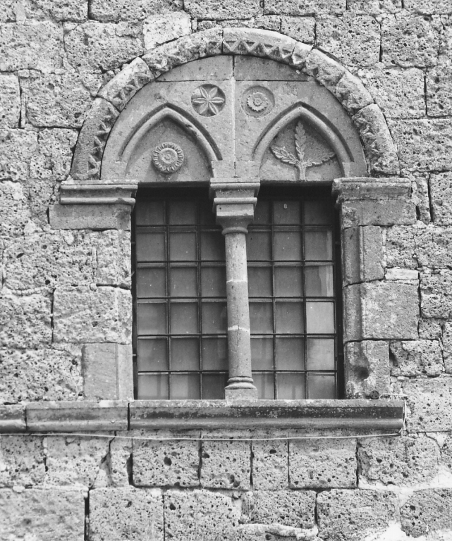 bifora - ambito laziale (sec. XIII)