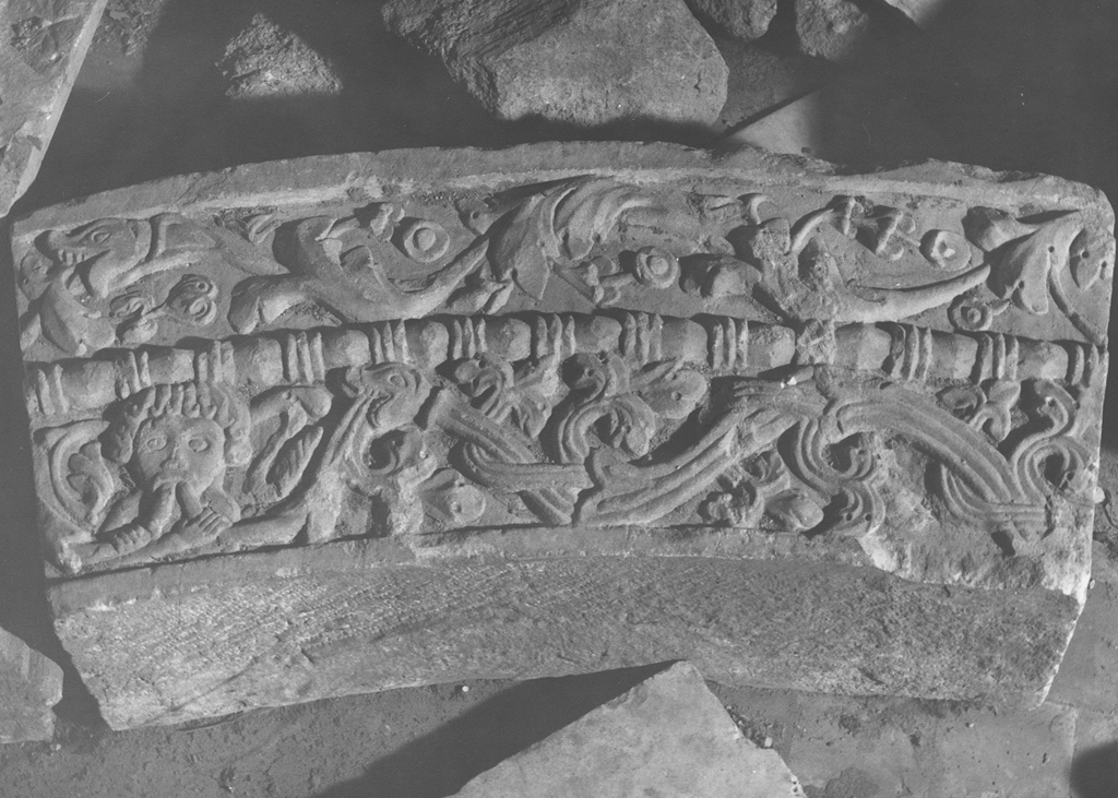 mostra d'arco, frammento - ambito laziale (secc. XII/ XIII)