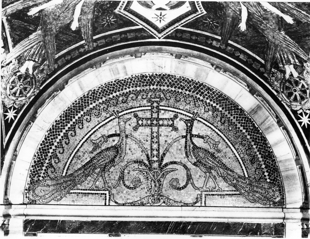 croce con pavoni e girali di vite (dipinto) di Bravi Giuseppe (secc. XIX/ XX)