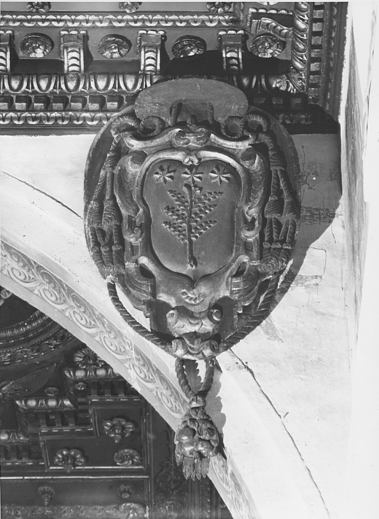 stemma gentilizio (scultura) - ambito laziale (sec. XVII)