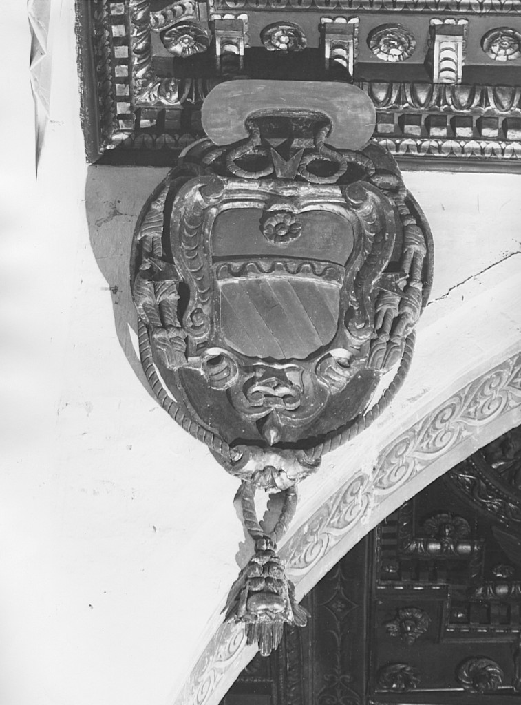 stemma gentilizio (scultura) - ambito laziale (sec. XVII)