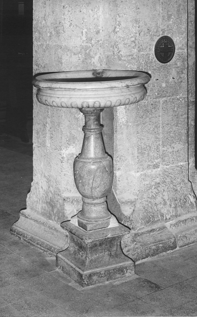 acquasantiera - a fusto - ambito laziale (sec. XVI)