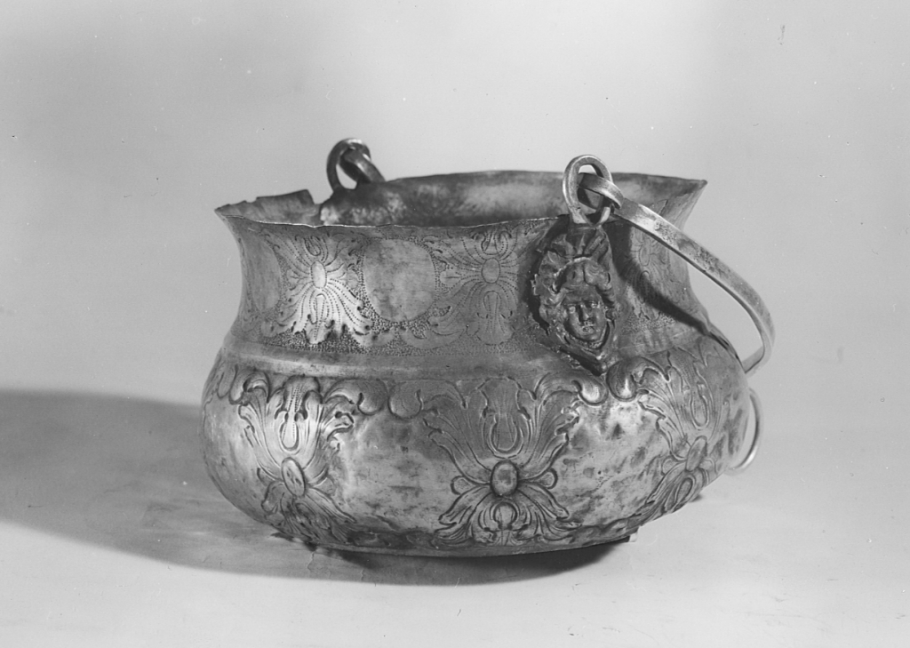 secchiello per l'acqua benedetta - ambito laziale (sec. XVII)