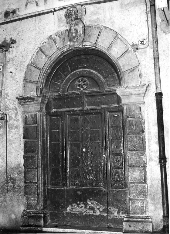 portale - ad arco - bottega laziale (sec. XVIII)