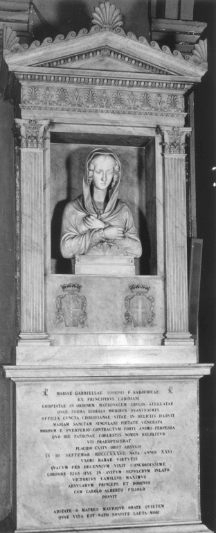 ritratto di donna (busto) di Tenerani Pietro (attribuito) (sec. XIX)
