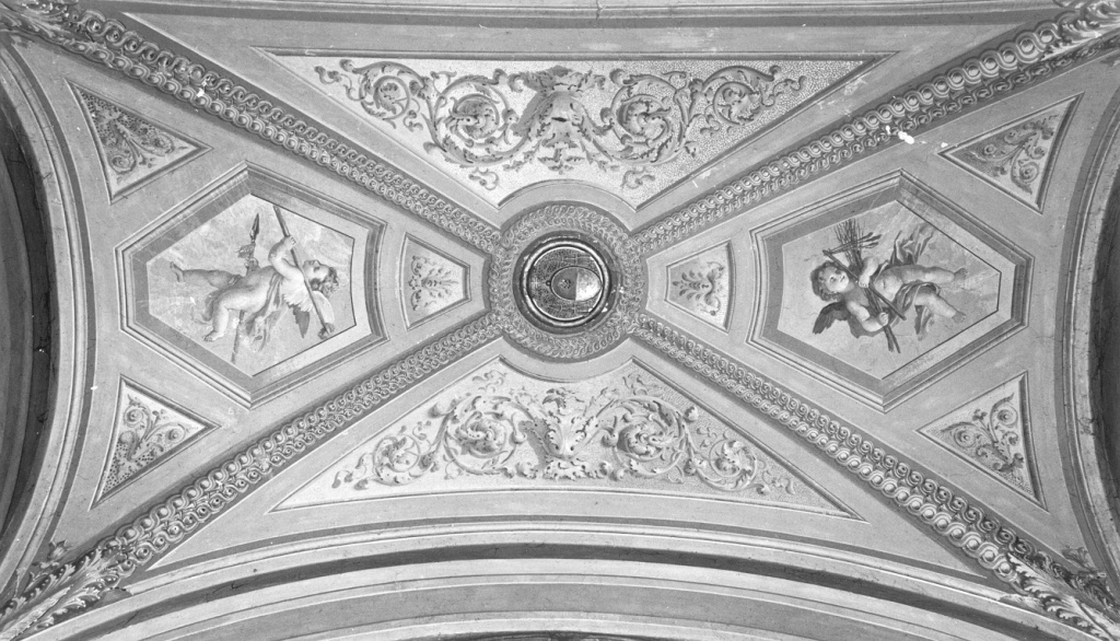 angeli con strumenti della passione (decorazione plastico-pittorica) - ambito romano (sec. XIX)