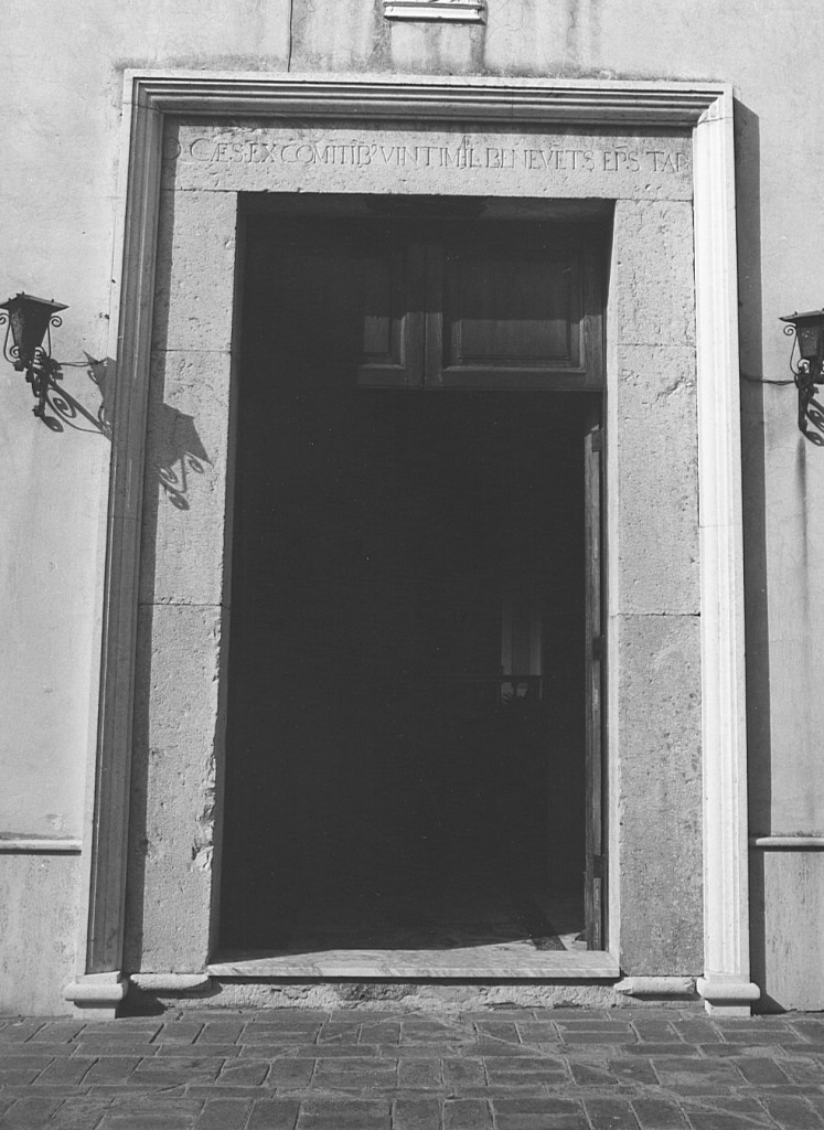 portale - ambito laziale (prima metà sec. XVII)