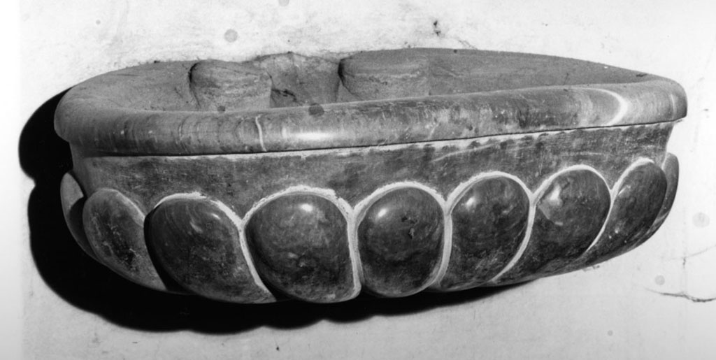 acquasantiera - ambito laziale (metà sec. XVIII)